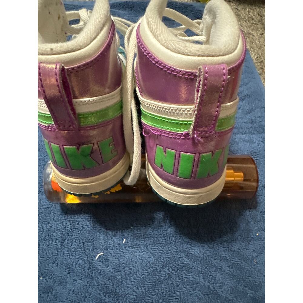 UNIQUE NIKE DUNKS HIGH TOP PURPLE GREEN AND BLUE SIZE 3Y‎ - Picture 4 of 6